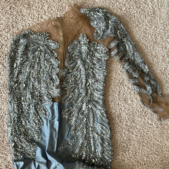 PROM DRESS - Picture 2 of 6